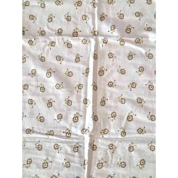 Old Navy 2007 White Cotton Flannel Lion Baby Blanket Swaddle Approx. 42"x37" - Picture 3 of 6